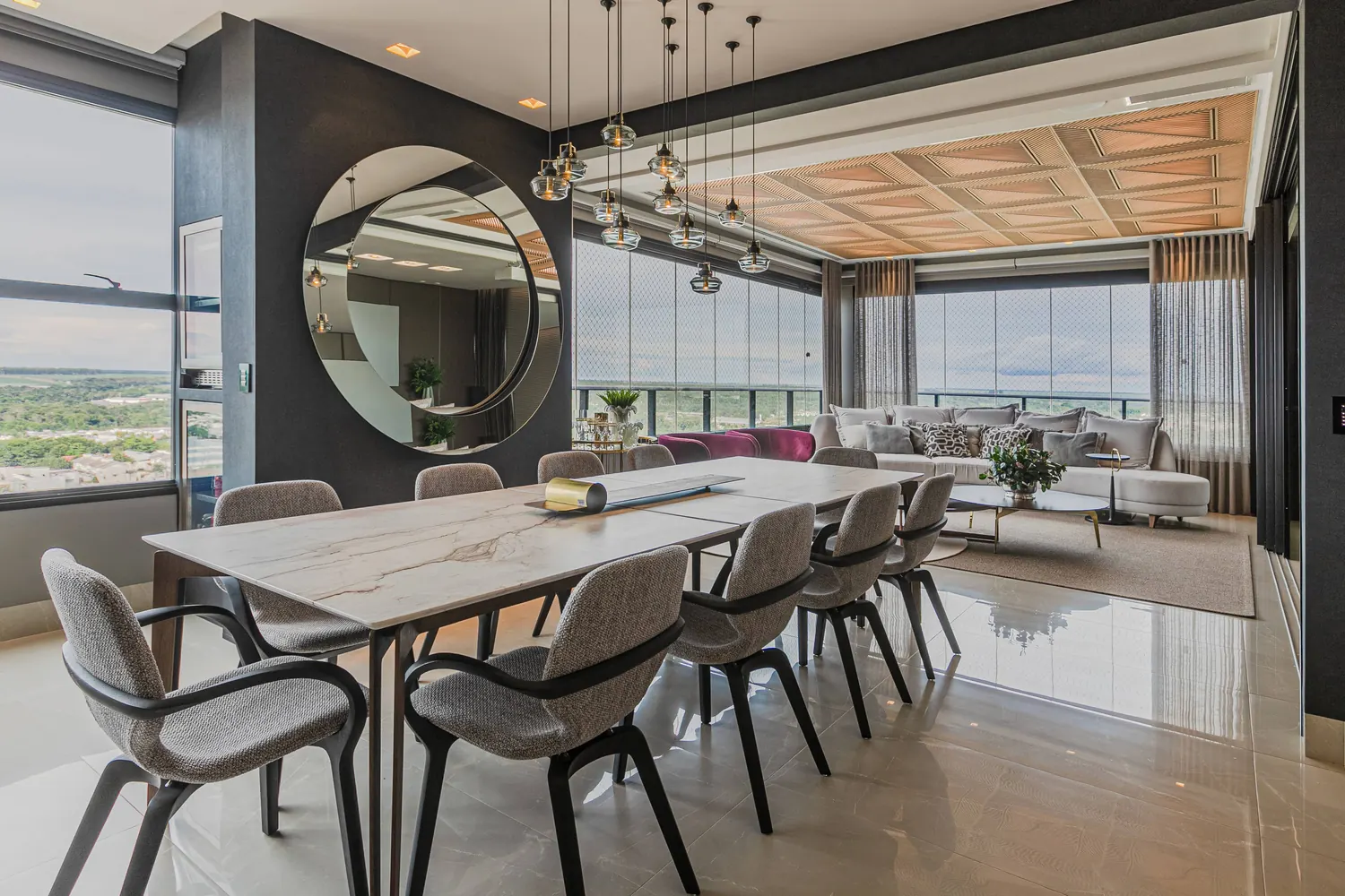 Sala de jantar com vista